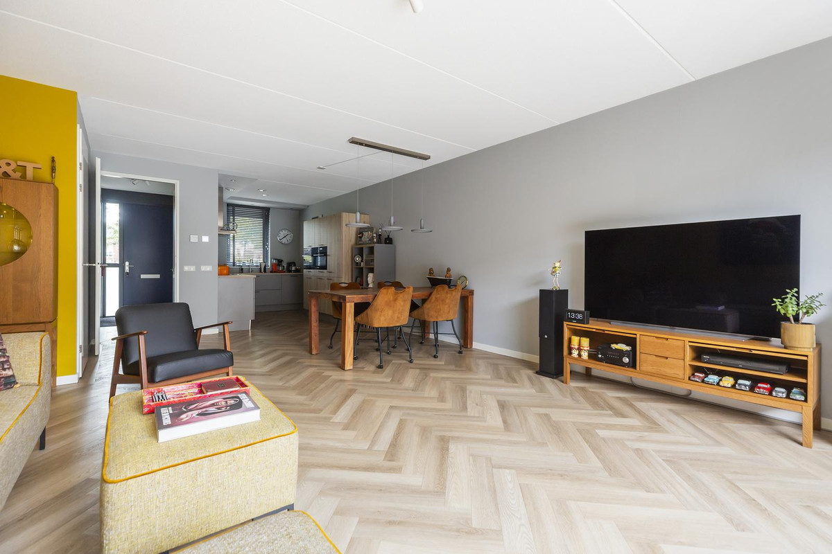 Hoekwoning te huur: Dr. Jan Schoutenlaan 330, Maassluis