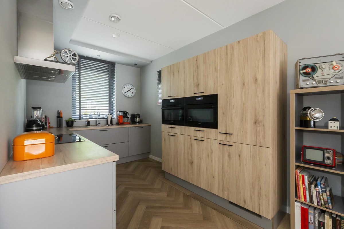 Hoekwoning te huur: Dr. Jan Schoutenlaan 330, Maassluis