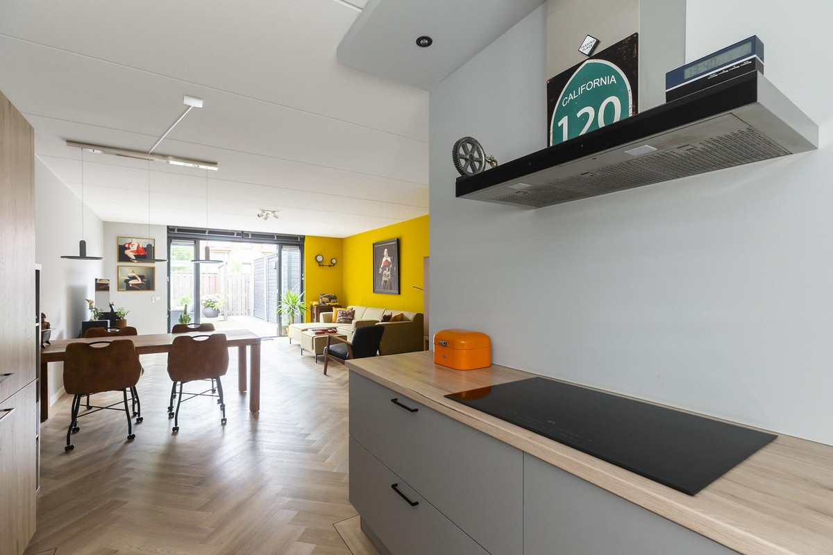 Hoekwoning te huur: Dr. Jan Schoutenlaan 330, Maassluis