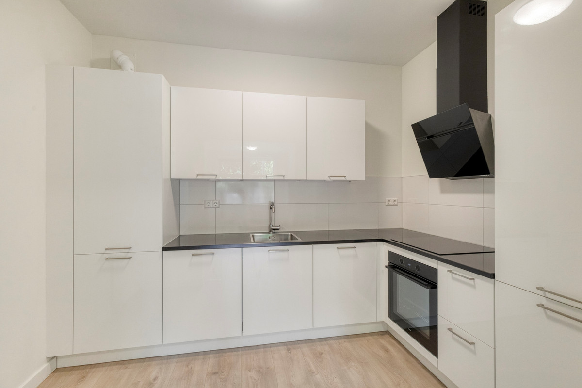 Appartement te huur: Lange Hilleweg 209A, Rotterdam