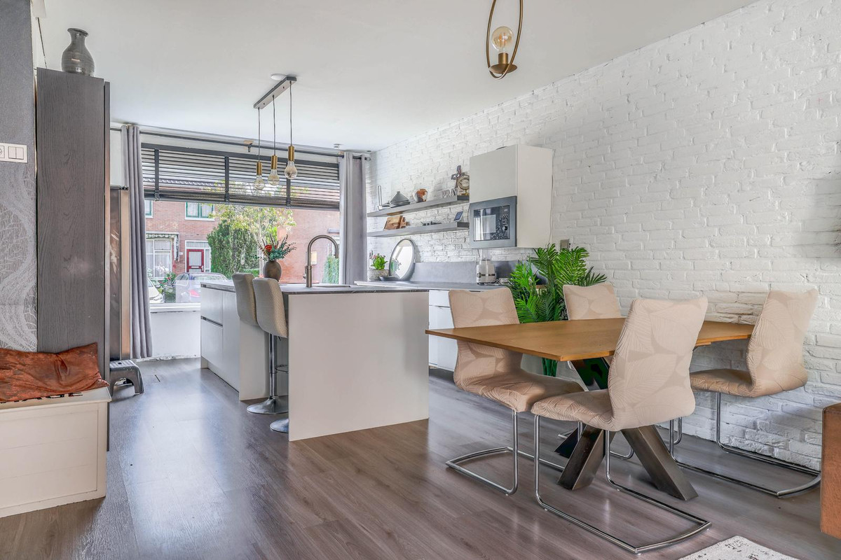 Tussenwoning te koop: De Zeeg 60, Barendrecht
