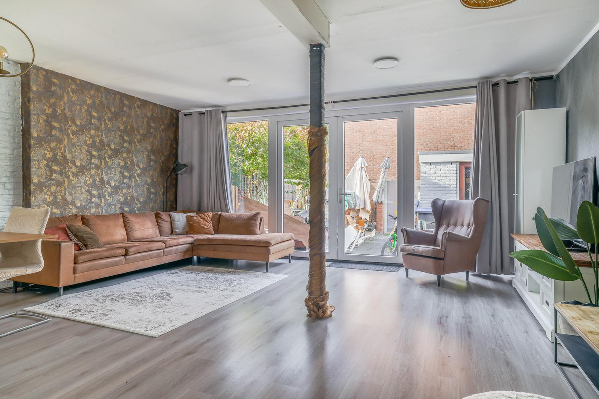 Tussenwoning te koop: De Zeeg 60, Barendrecht