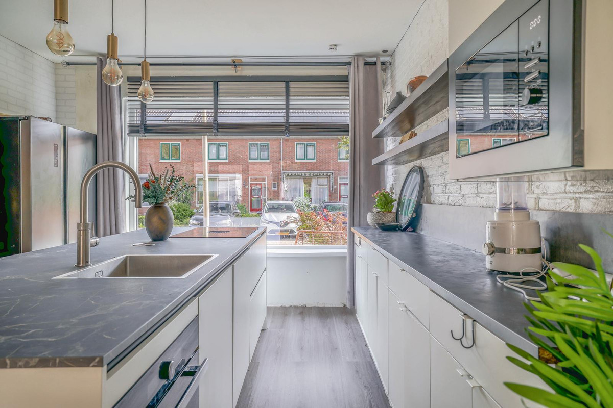 Tussenwoning te koop: De Zeeg 60, Barendrecht