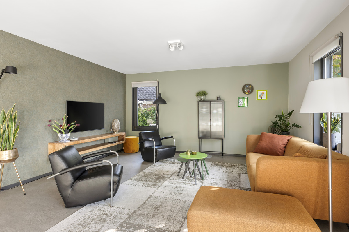 Vrijstaande woning te koop: Merelerf 15, Numansdorp