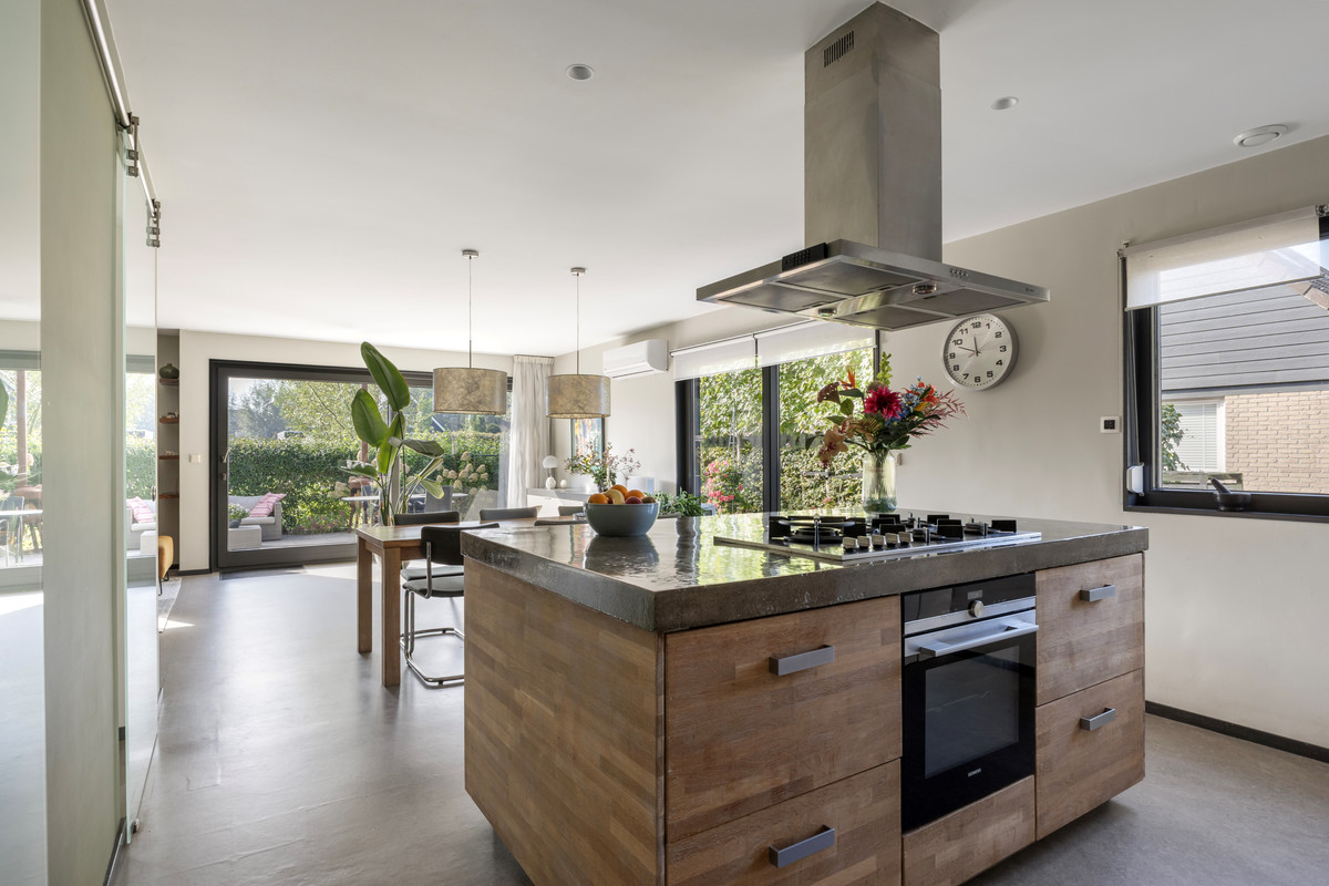 Vrijstaande woning te koop: Merelerf 15, Numansdorp