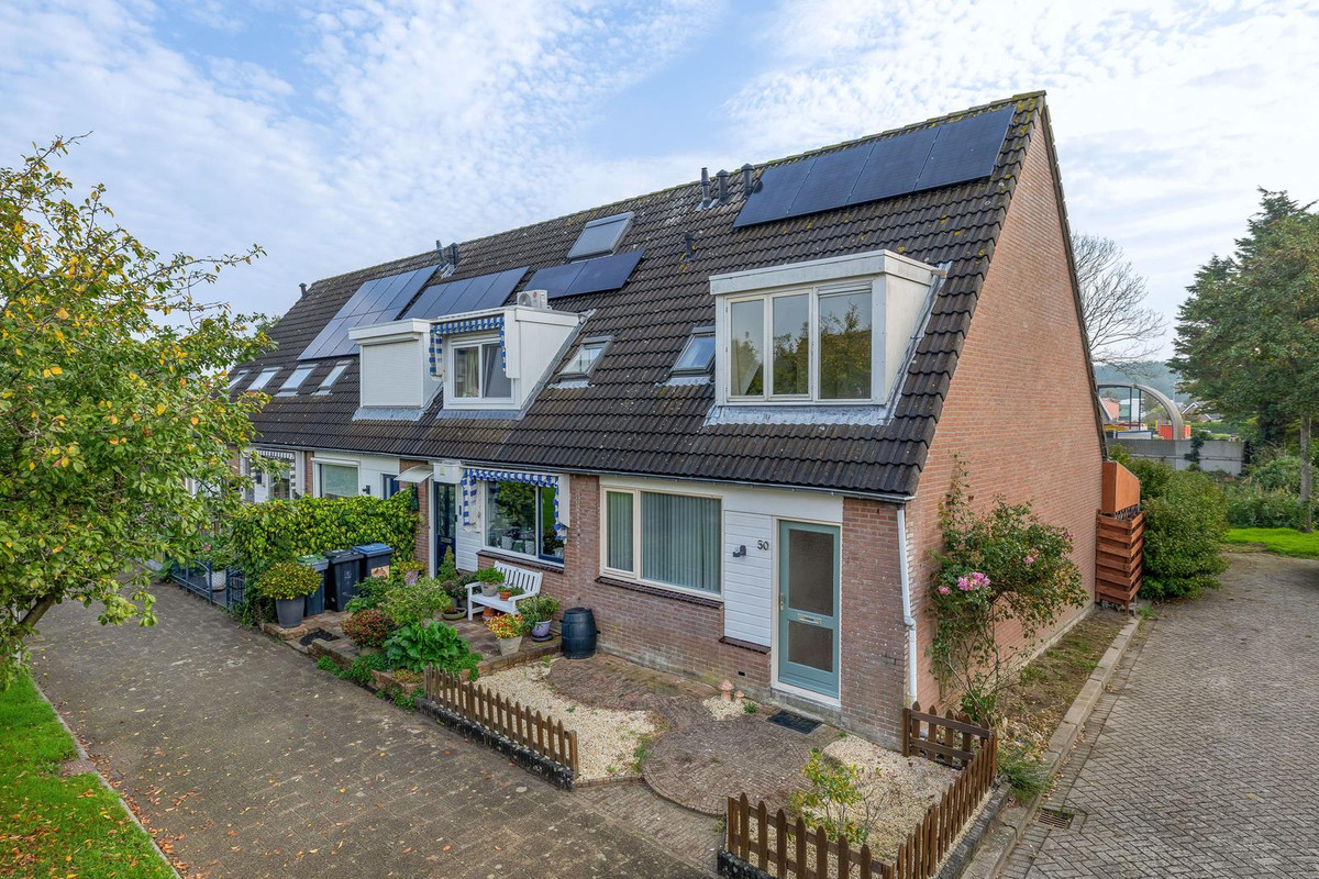 Hoekwoning te koop: Appelgaarde 50, Hellevoetsluis