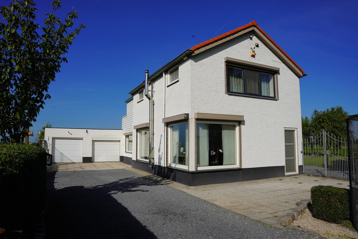 Vrijstaande woning te koop: Herenweg Noord 5, Aardenburg