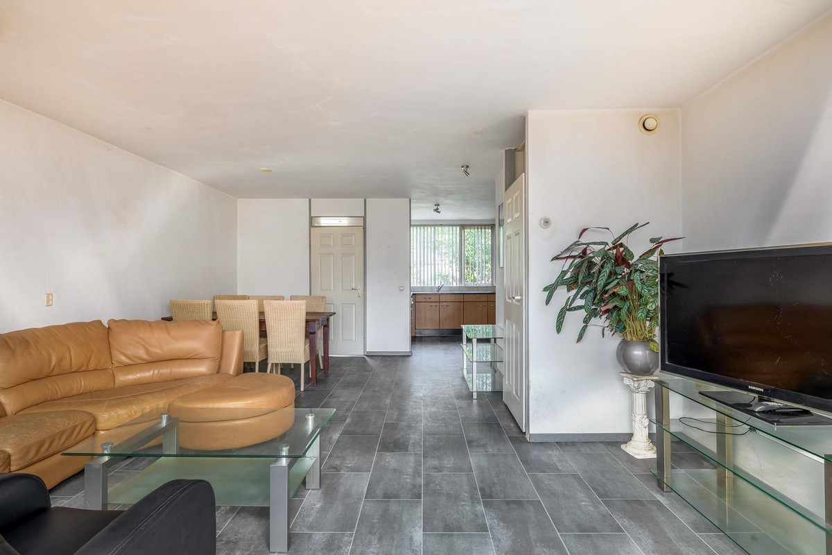 Hoekwoning te koop: Appelgaarde 50, Hellevoetsluis