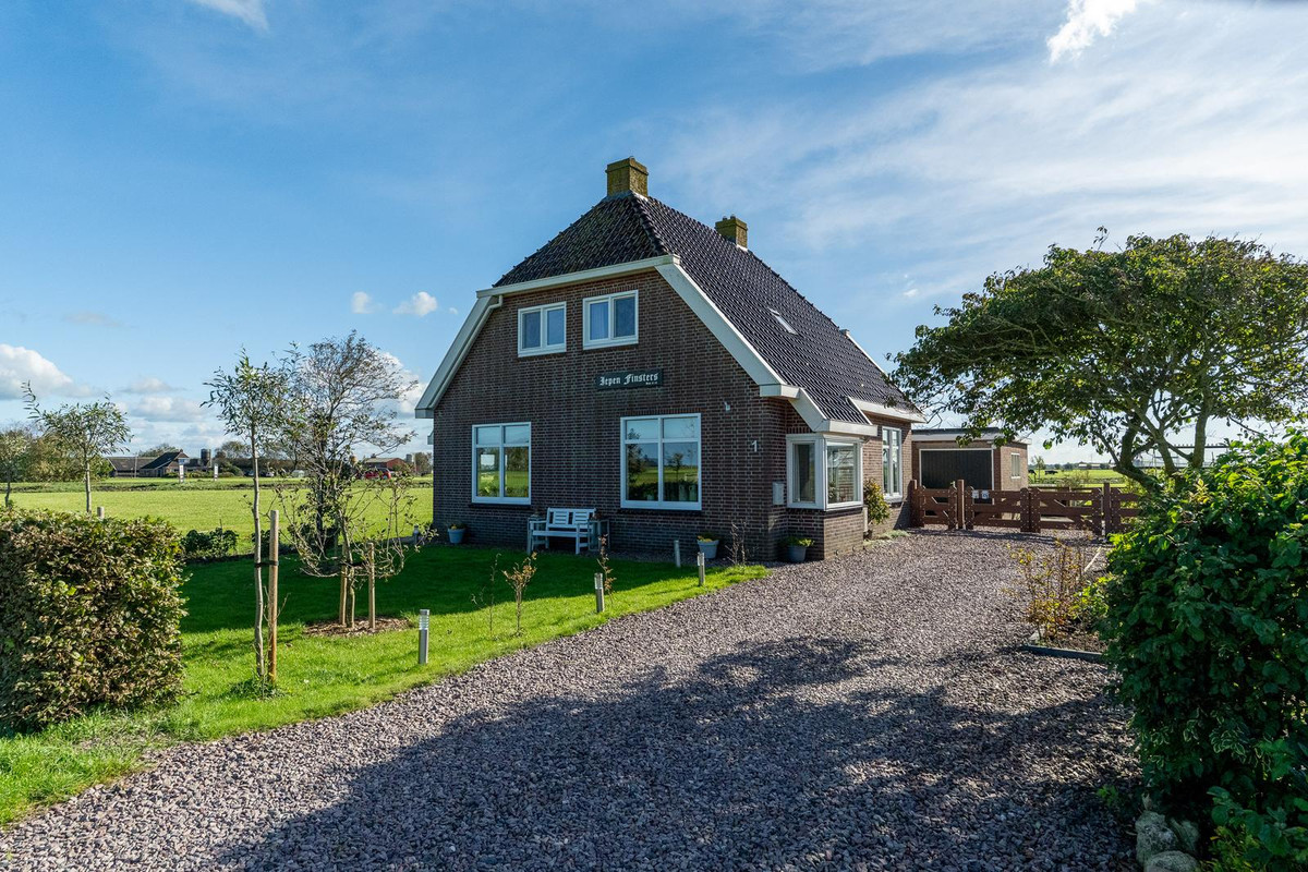 Vrijstaande woning te koop: Van Kleffenswei 1, Raard