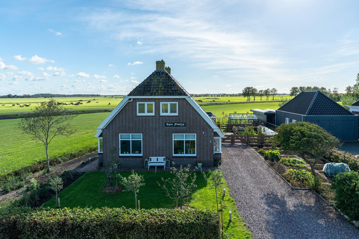 Vrijstaande woning te koop: Van Kleffenswei 1, Raard