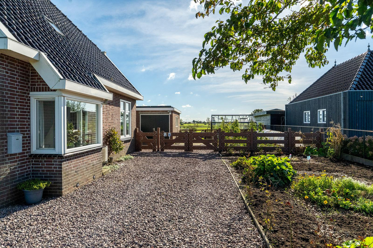 Vrijstaande woning te koop: Van Kleffenswei 1, Raard