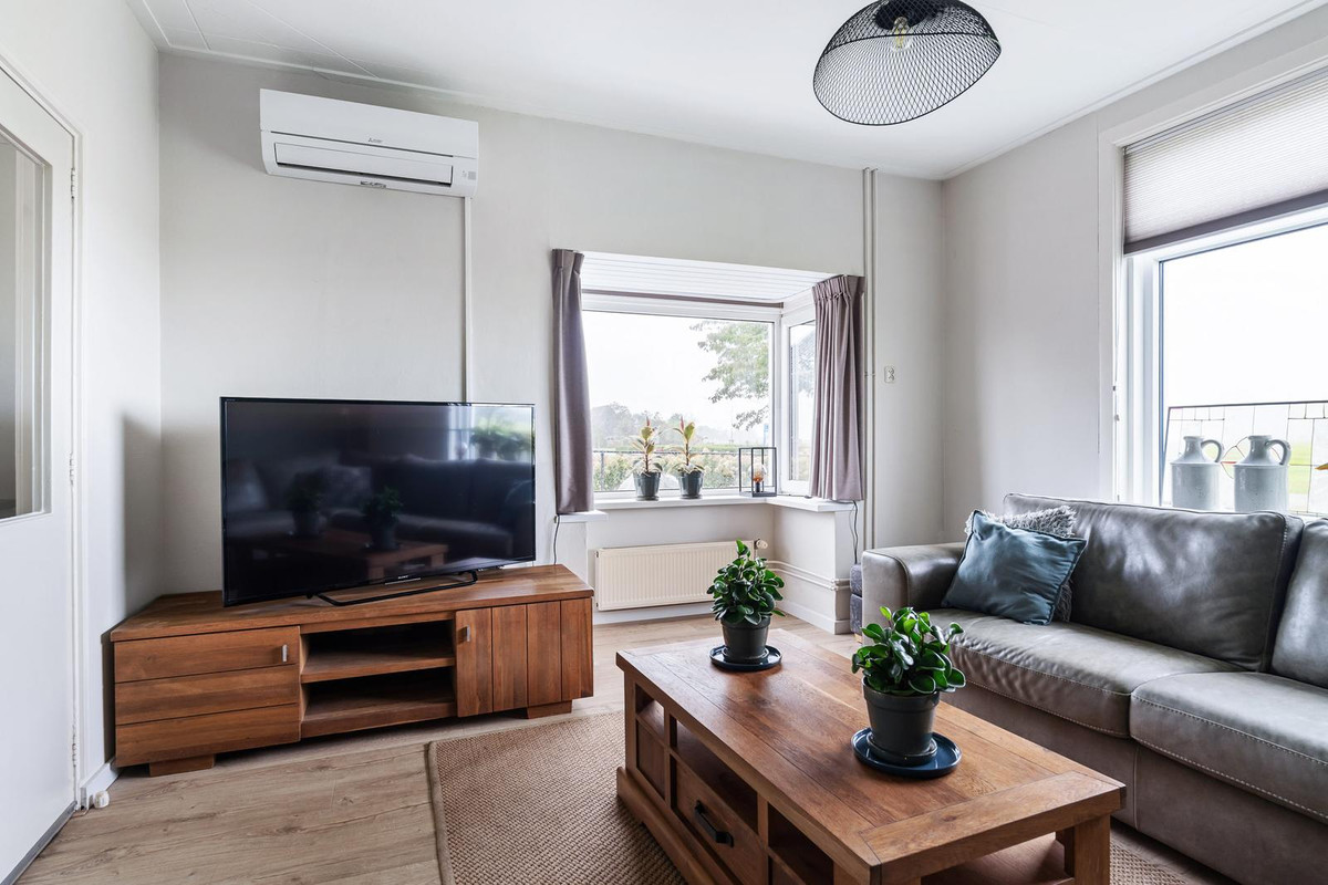 Vrijstaande woning te koop: Van Kleffenswei 1, Raard