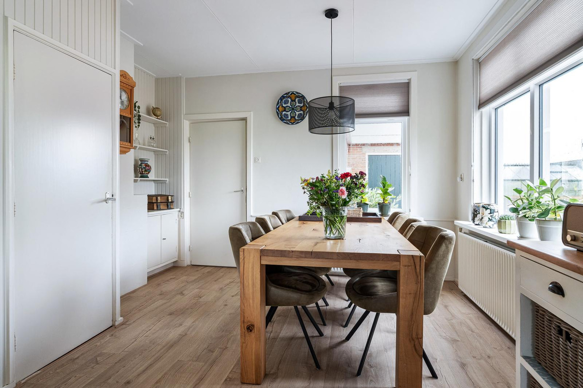 Vrijstaande woning te koop: Van Kleffenswei 1, Raard