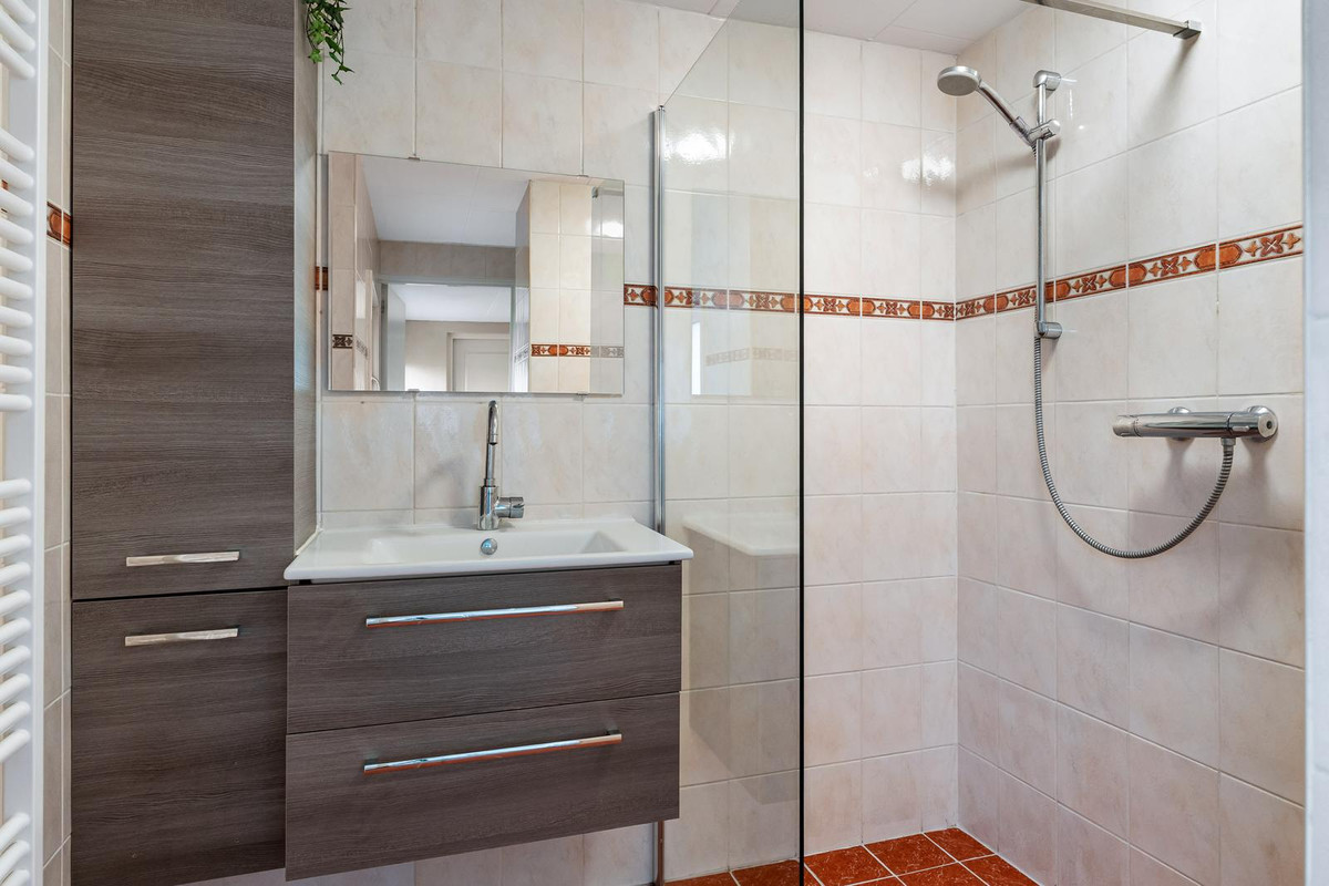 Vrijstaande woning te koop: Van Kleffenswei 1, Raard