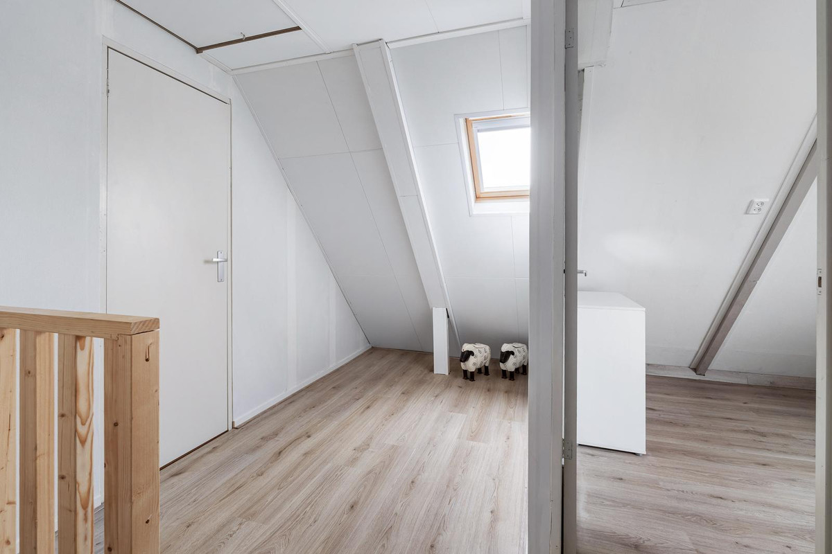 Vrijstaande woning te koop: Van Kleffenswei 1, Raard