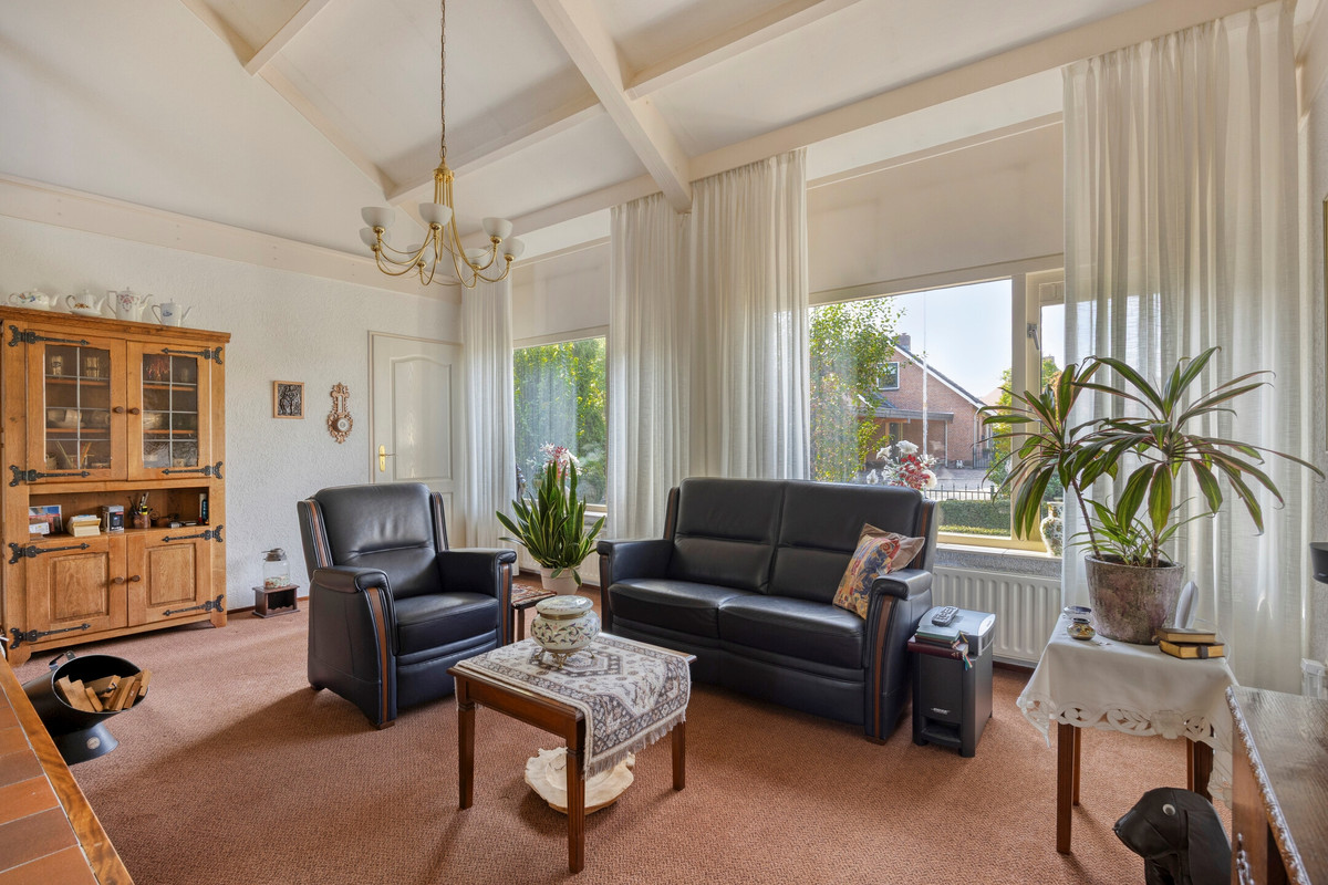 Vrijstaande woning te koop: Nachtegaallaan 6, Dodewaard