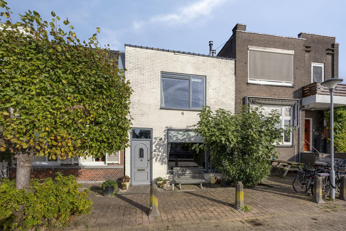 Twee-onder-één-kap te koop: Voorkade 78, Boskoop
