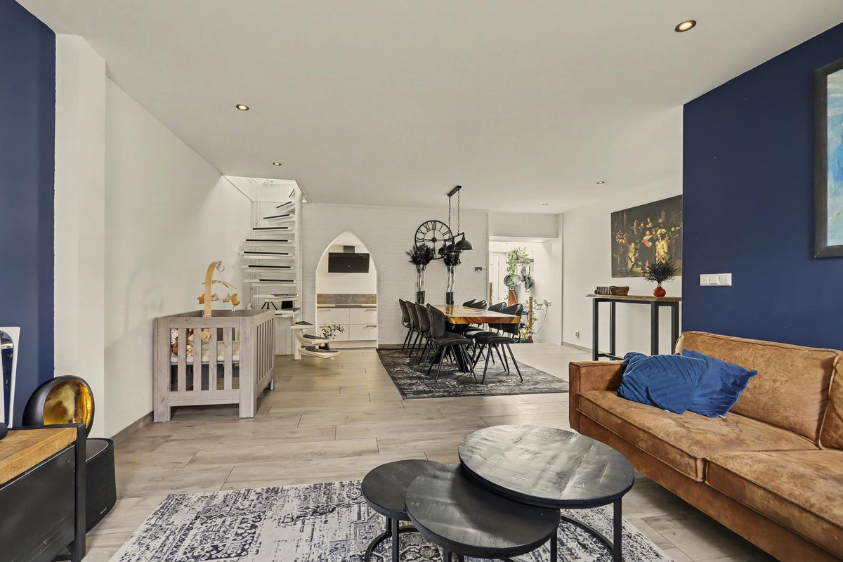 Tussenwoning te koop: Dorpsstraat 6, Sirjansland