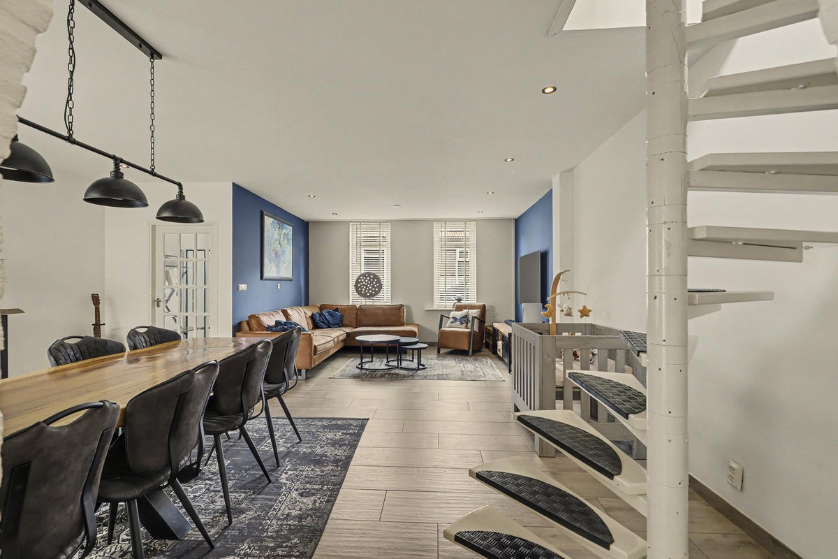 Tussenwoning te koop: Dorpsstraat 6, Sirjansland