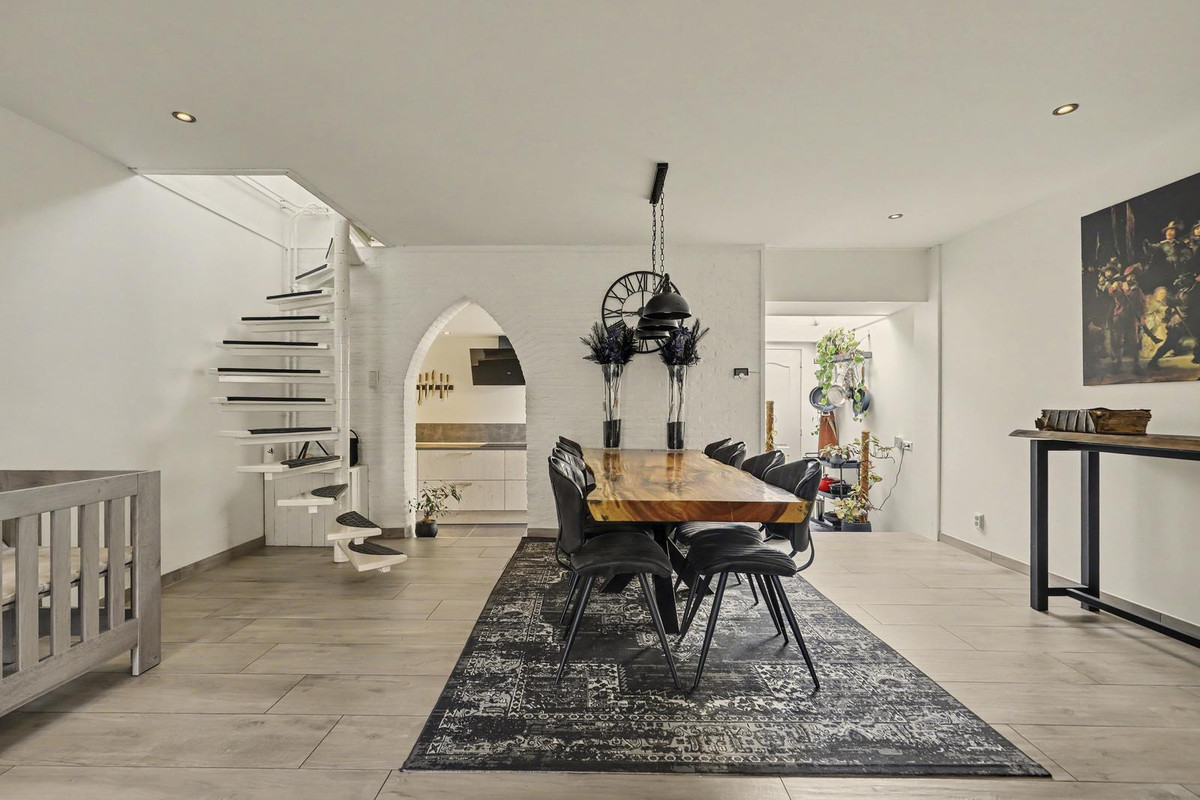 Tussenwoning te koop: Dorpsstraat 6, Sirjansland
