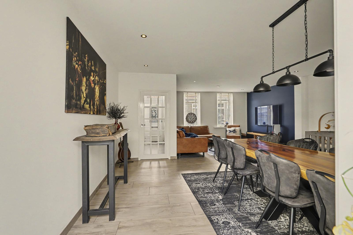 Tussenwoning te koop: Dorpsstraat 6, Sirjansland