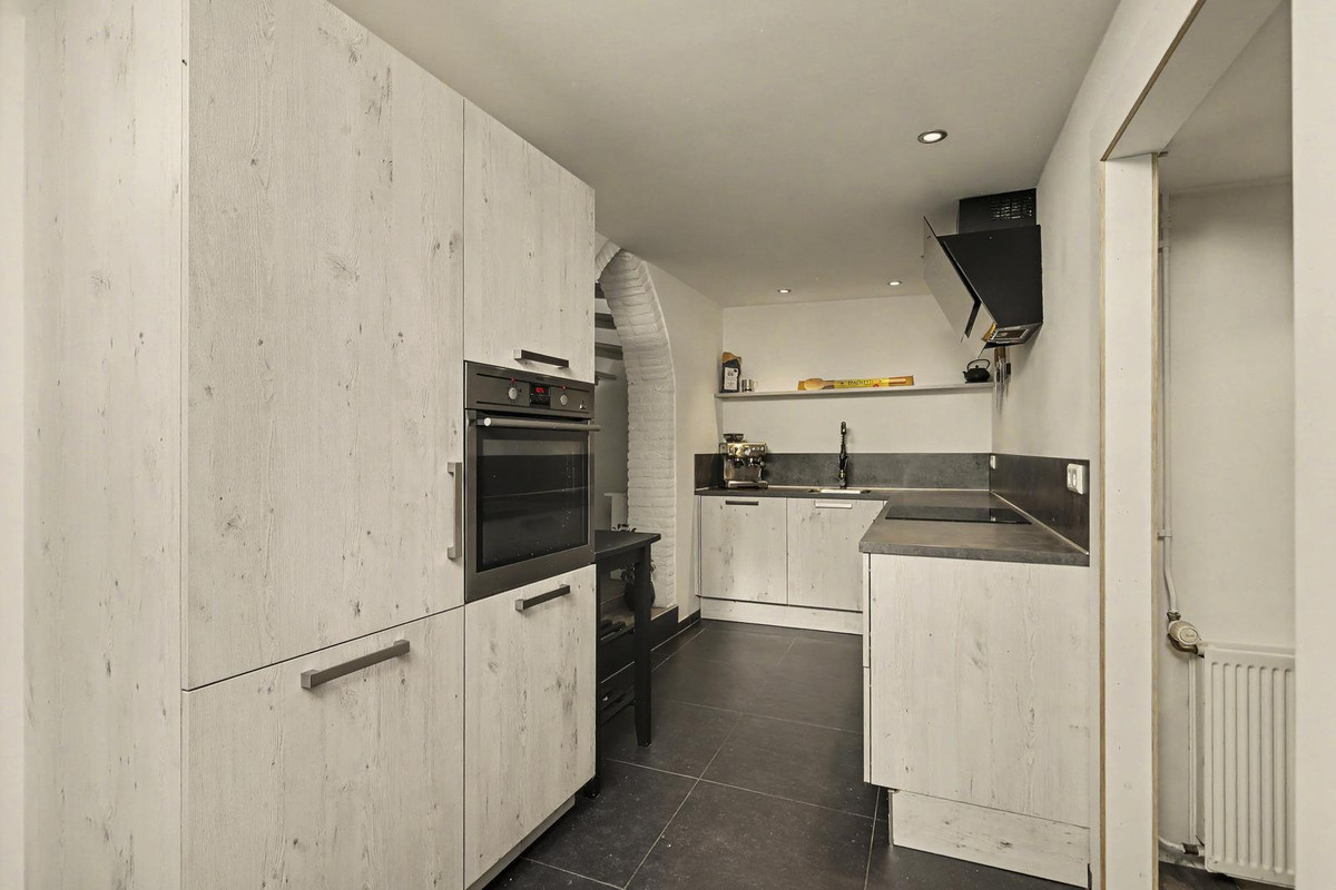 Tussenwoning te koop: Dorpsstraat 6, Sirjansland