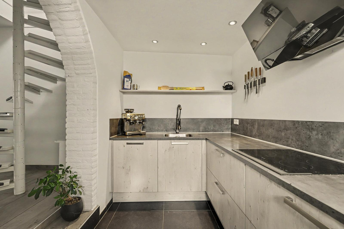 Tussenwoning te koop: Dorpsstraat 6, Sirjansland