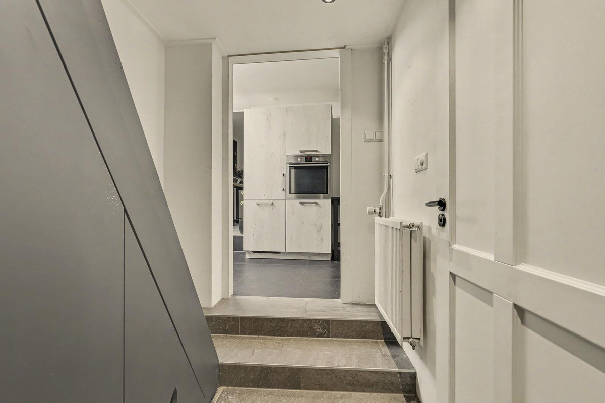 Tussenwoning te koop: Dorpsstraat 6, Sirjansland