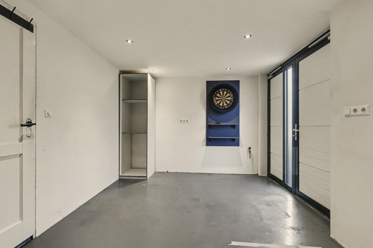 Tussenwoning te koop: Dorpsstraat 6, Sirjansland