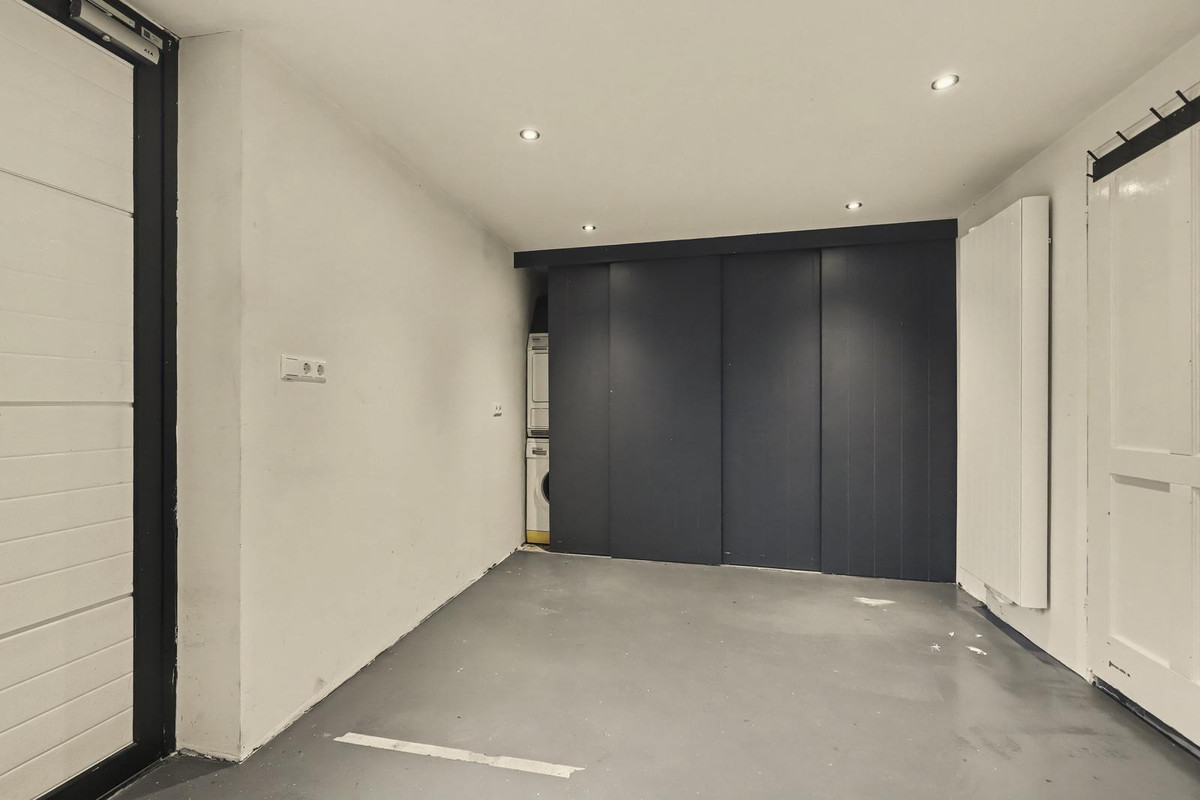 Tussenwoning te koop: Dorpsstraat 6, Sirjansland