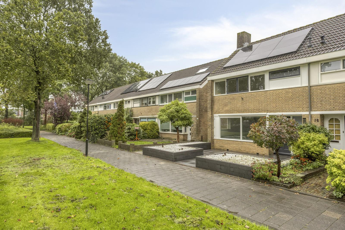 Hoekwoning te koop: Govert Flinckplantsoen 18, Heerhugowaard