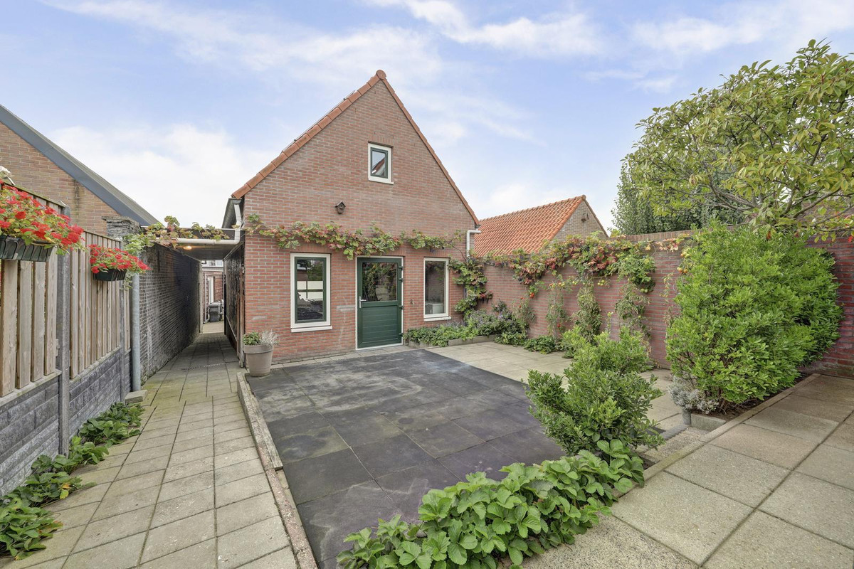 Tussenwoning te koop: Kerkstraat 30, Scherpenisse