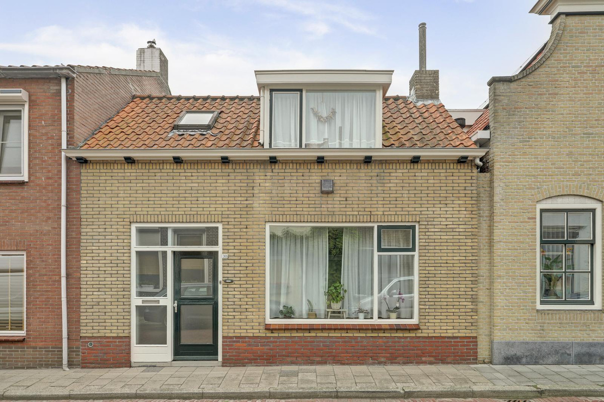 Tussenwoning te koop: Kerkstraat 30, Scherpenisse