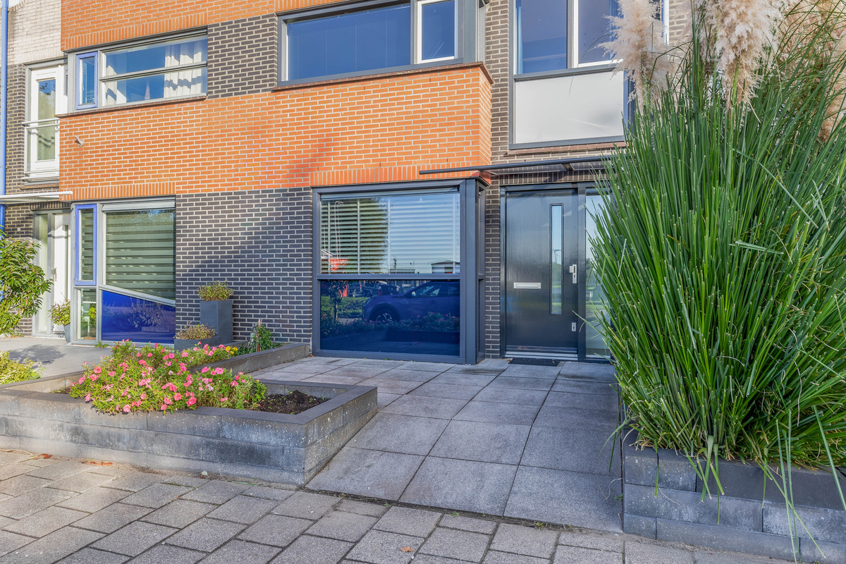 Tussenwoning te koop: Sterrenlaan 140, Waddinxveen