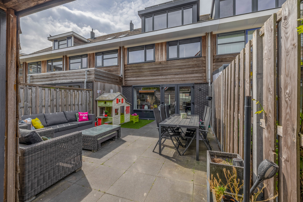 Tussenwoning te koop: Sterrenlaan 140, Waddinxveen