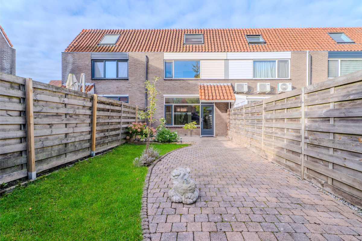 Tussenwoning te koop: de Windhond 9, Hellevoetsluis