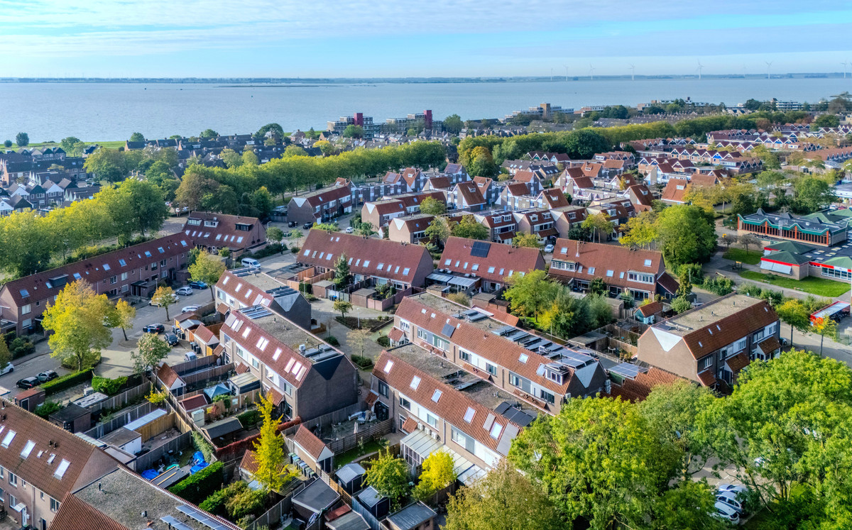 Tussenwoning te koop: de Windhond 9, Hellevoetsluis