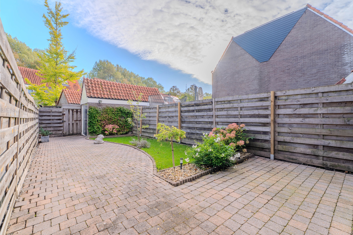 Tussenwoning te koop: de Windhond 9, Hellevoetsluis