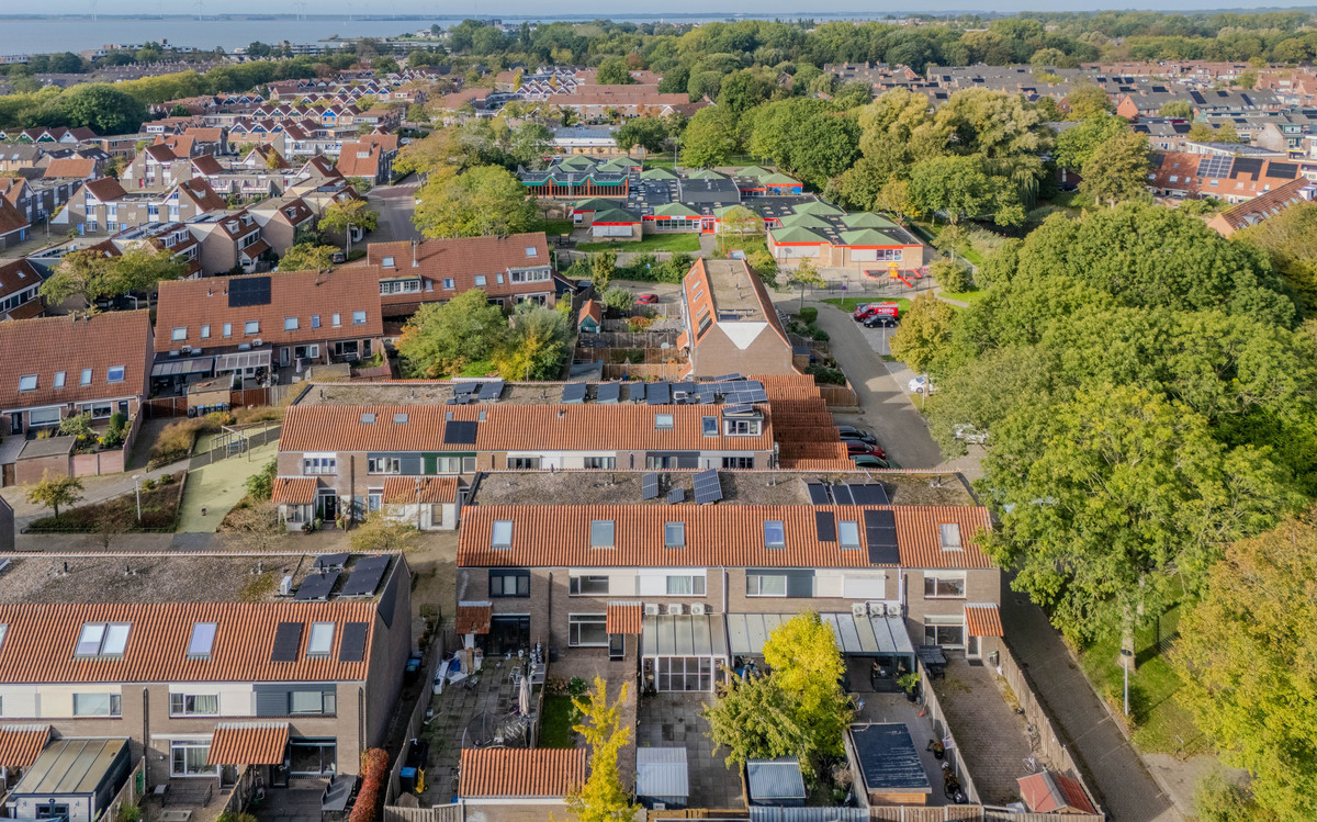 Tussenwoning te koop: de Windhond 9, Hellevoetsluis