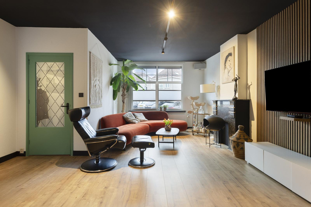 Hoekwoning te koop: Paardenmarkt 16, Hulst