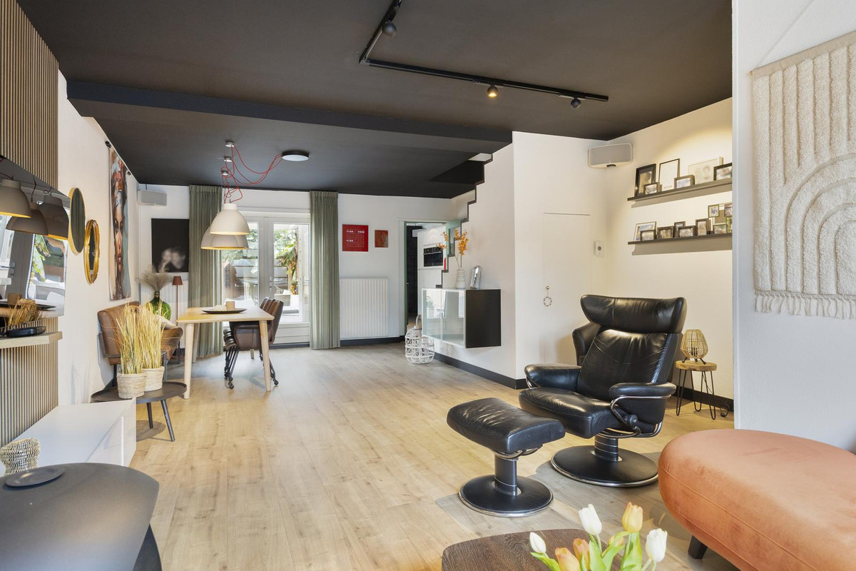 Hoekwoning te koop: Paardenmarkt 16, Hulst