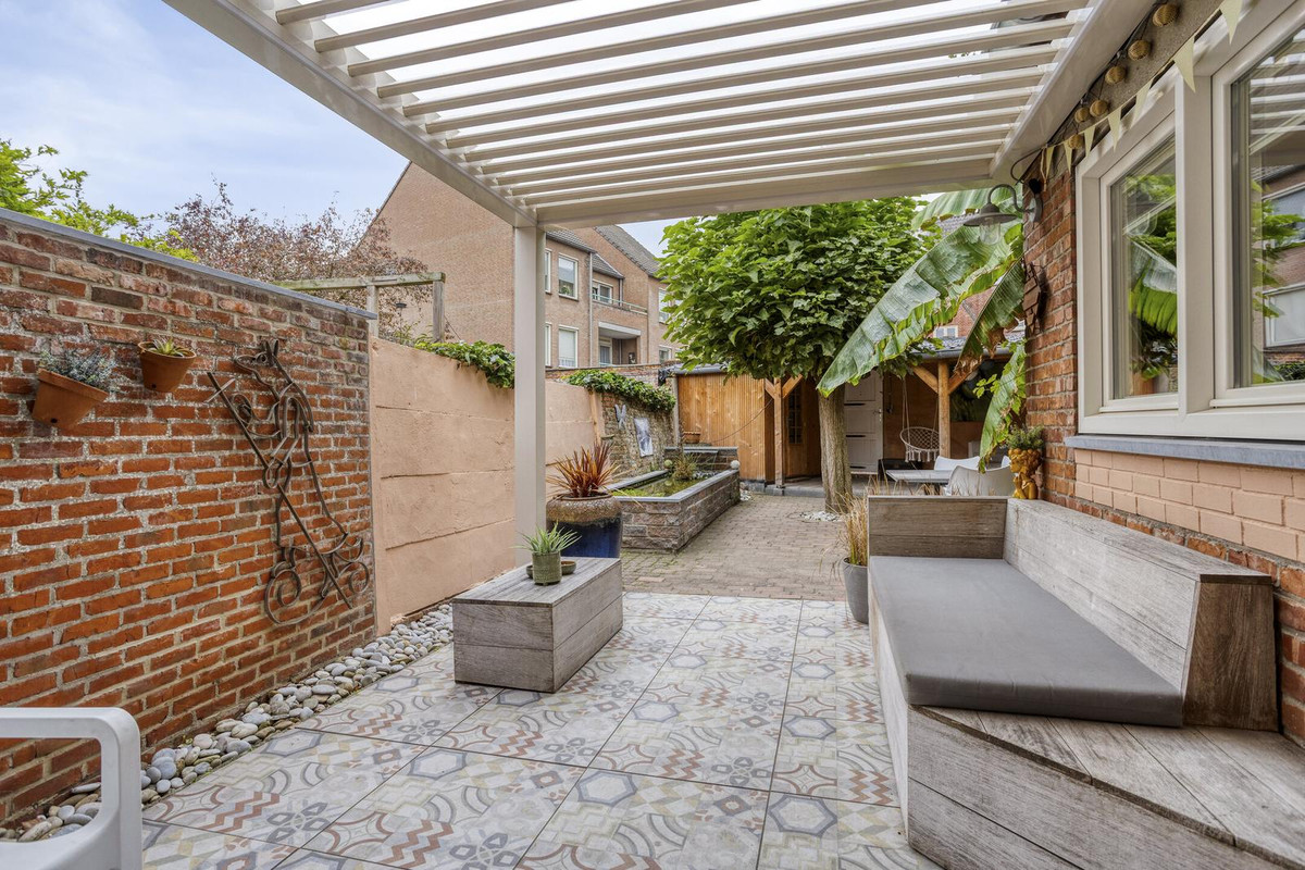 Hoekwoning te koop: Paardenmarkt 16, Hulst