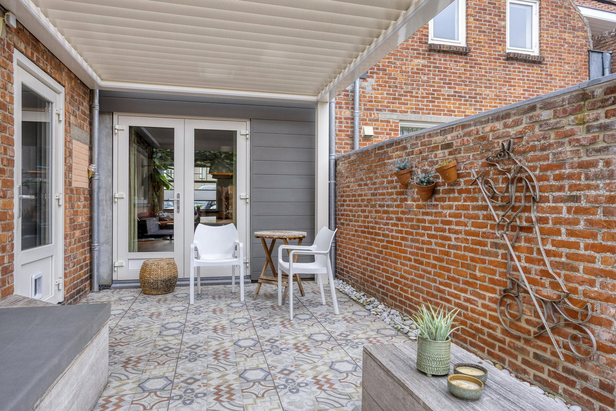 Hoekwoning te koop: Paardenmarkt 16, Hulst