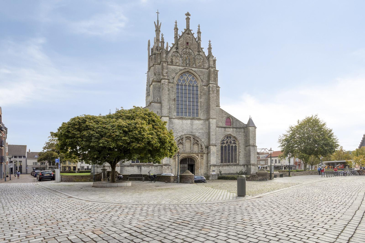 Hoekwoning te koop: Paardenmarkt 16, Hulst