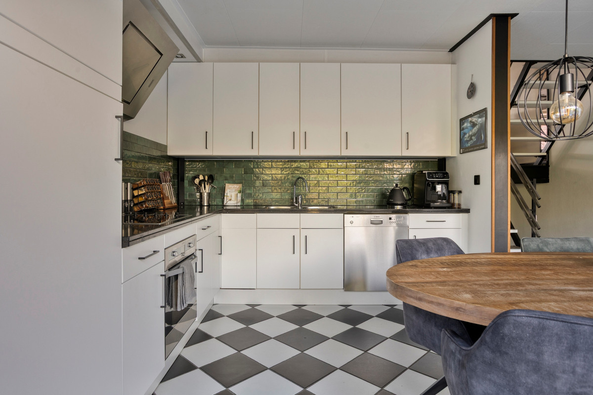 Tussenwoning te koop: Baljuw 79, Hoorn