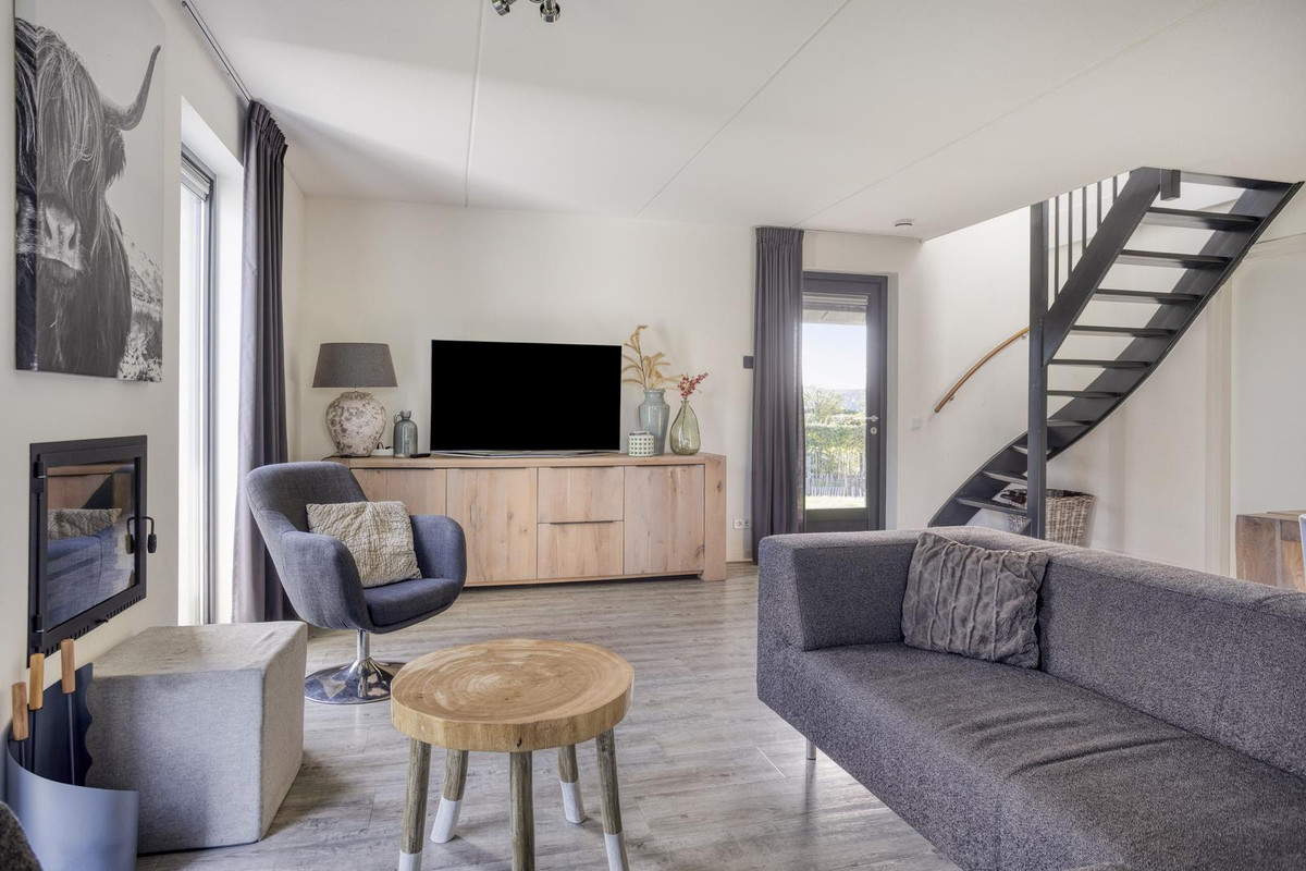 Vrijstaande woning te koop: Oesterdam 135, Tholen