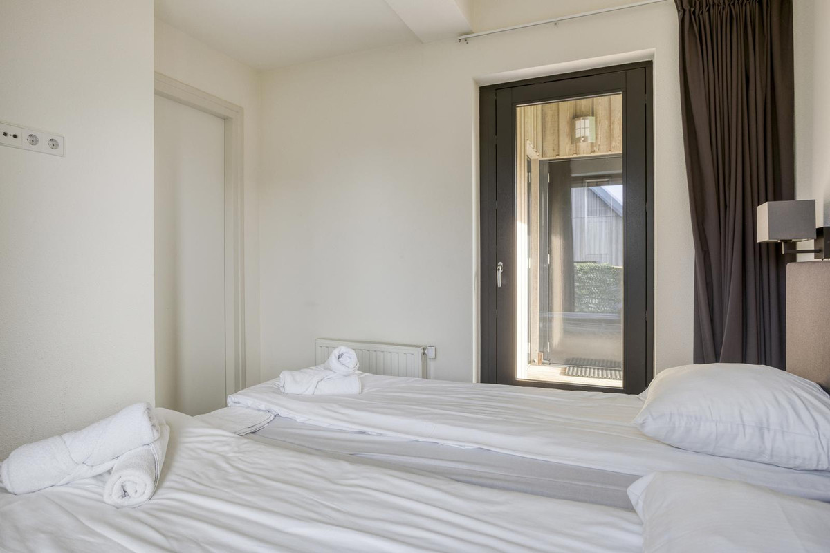 Vrijstaande woning te koop: Oesterdam 135, Tholen