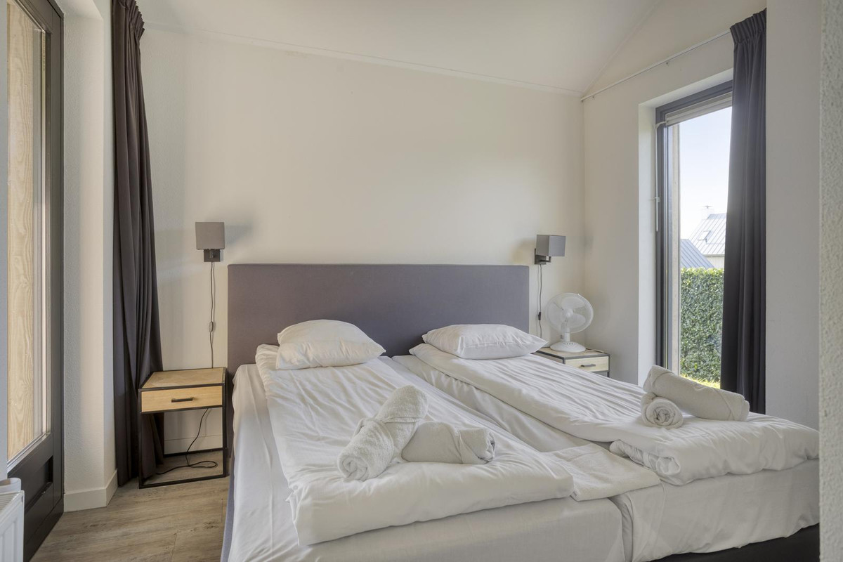 Vrijstaande woning te koop: Oesterdam 135, Tholen