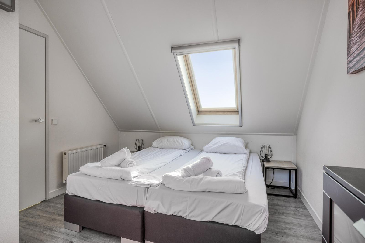 Vrijstaande woning te koop: Oesterdam 135, Tholen