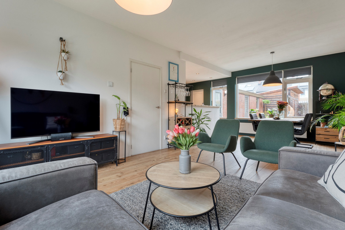Tussenwoning te koop: Rembrandtstraat 70, Hardenberg